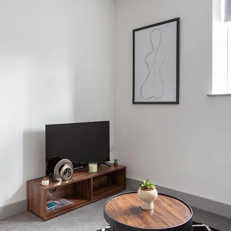 Modern 1 Bedroom Leeds Apartment