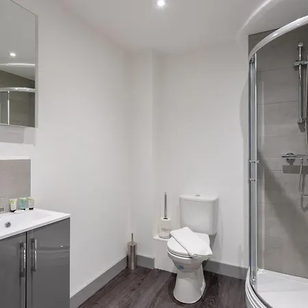 Modern 1 Bedroom Leeds Apartment *